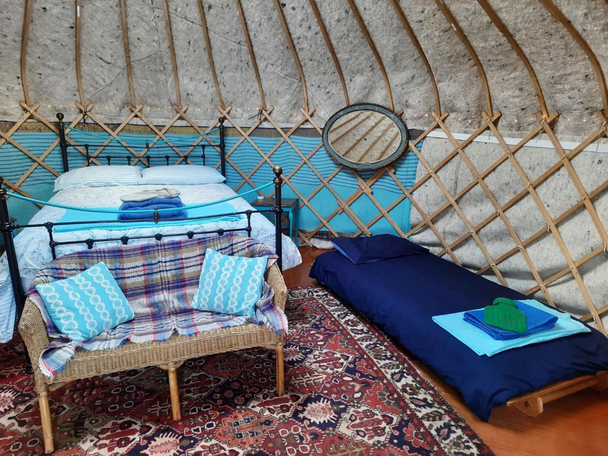 Hotel Ceridwen Glamping, Double Decker Bus And Yurts Llandysul Exterior foto