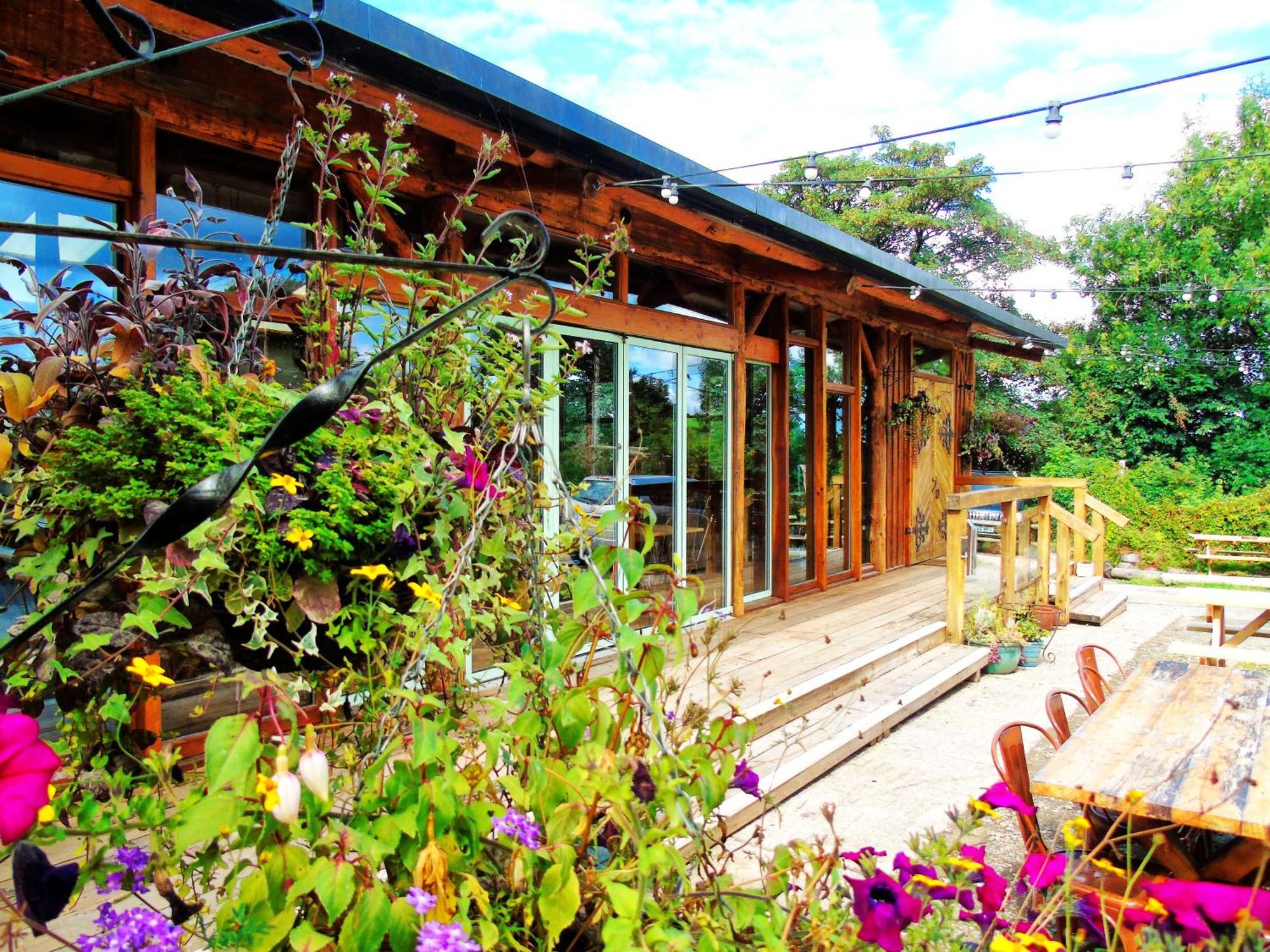 Hotel Ceridwen Glamping, Double Decker Bus And Yurts Llandysul Exterior foto