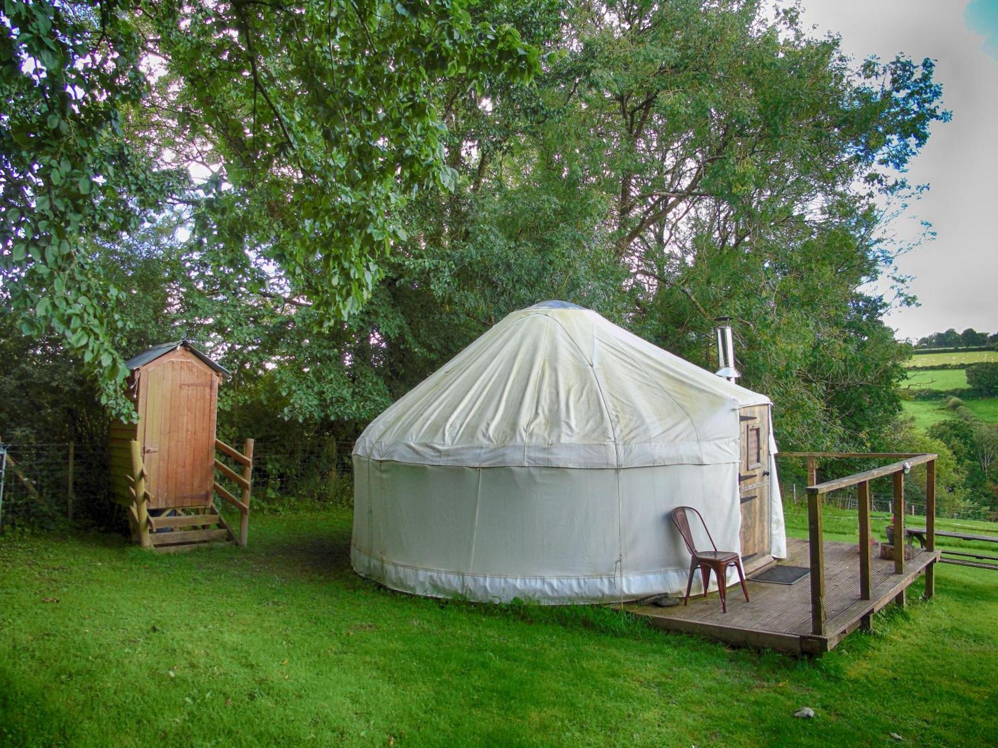 Hotel Ceridwen Glamping, Double Decker Bus And Yurts Llandysul Exterior foto