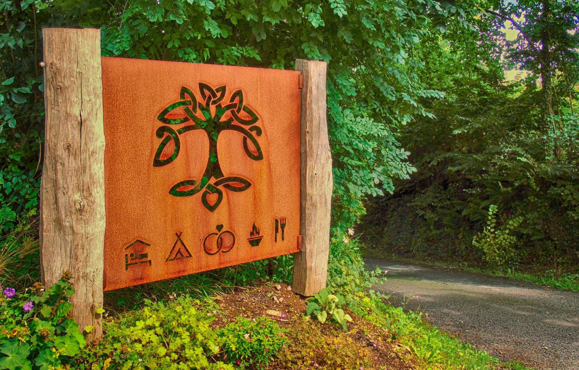 Hotel Ceridwen Glamping, Double Decker Bus And Yurts Llandysul Exterior foto